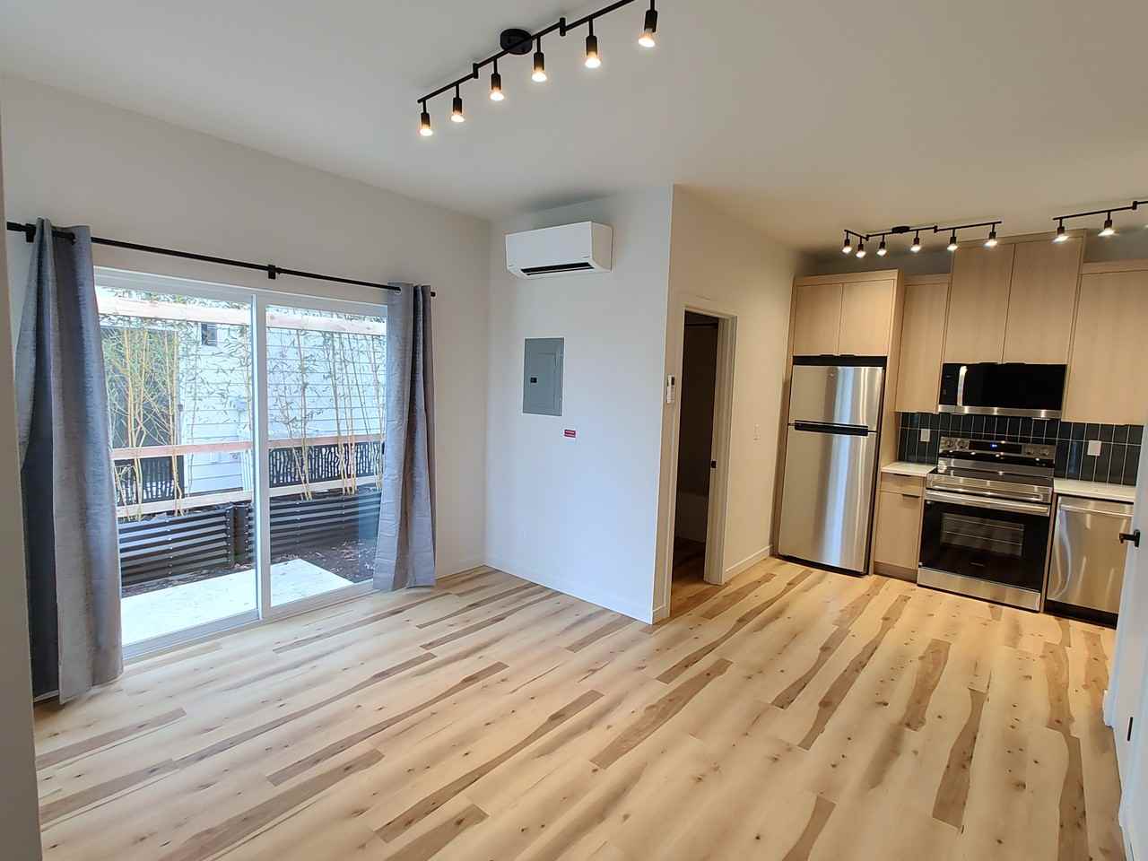 4266 Ne Going St #NA - Photo 6 of 12