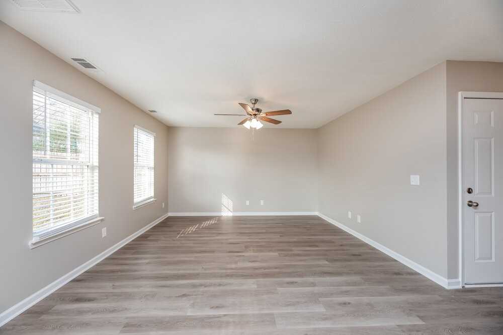 1216 Elisha Ct - Photo 4 of 17