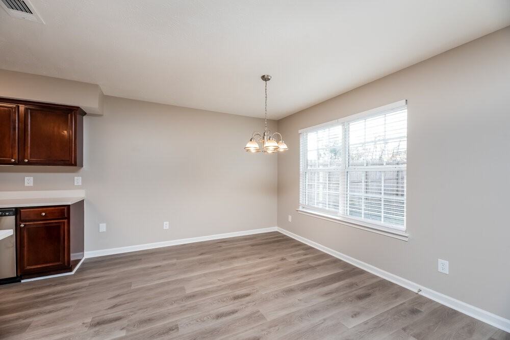 1216 Elisha Ct - Photo 6 of 17