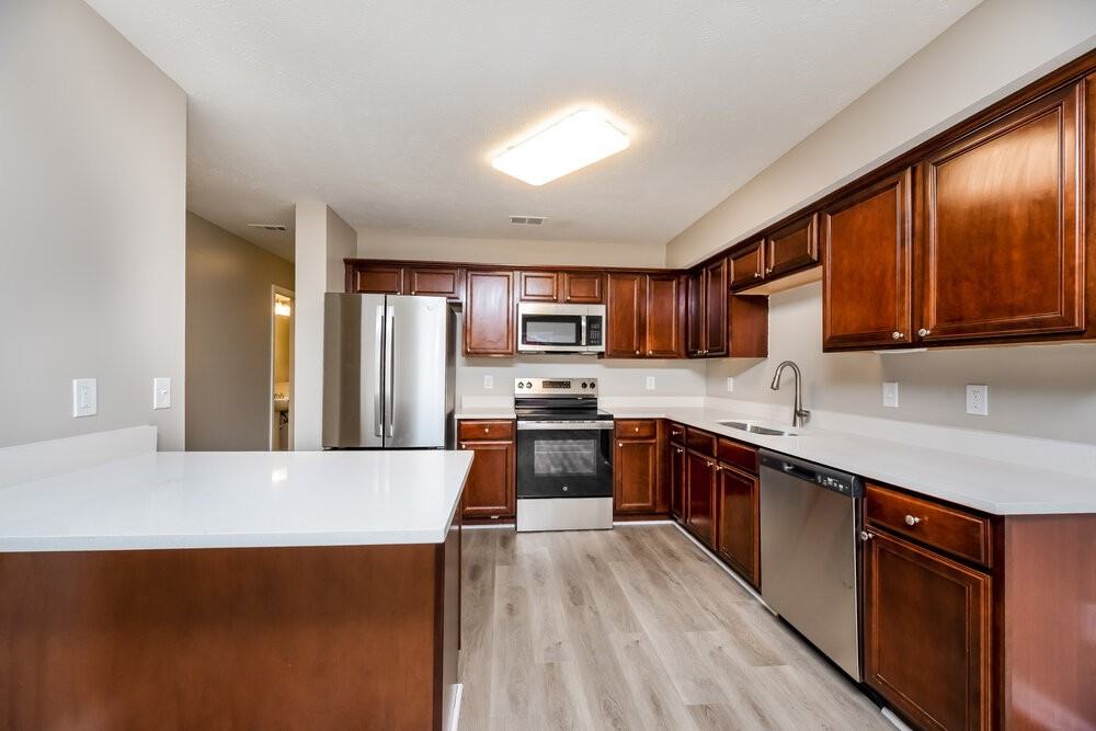 1216 Elisha Ct - Photo 7 of 17