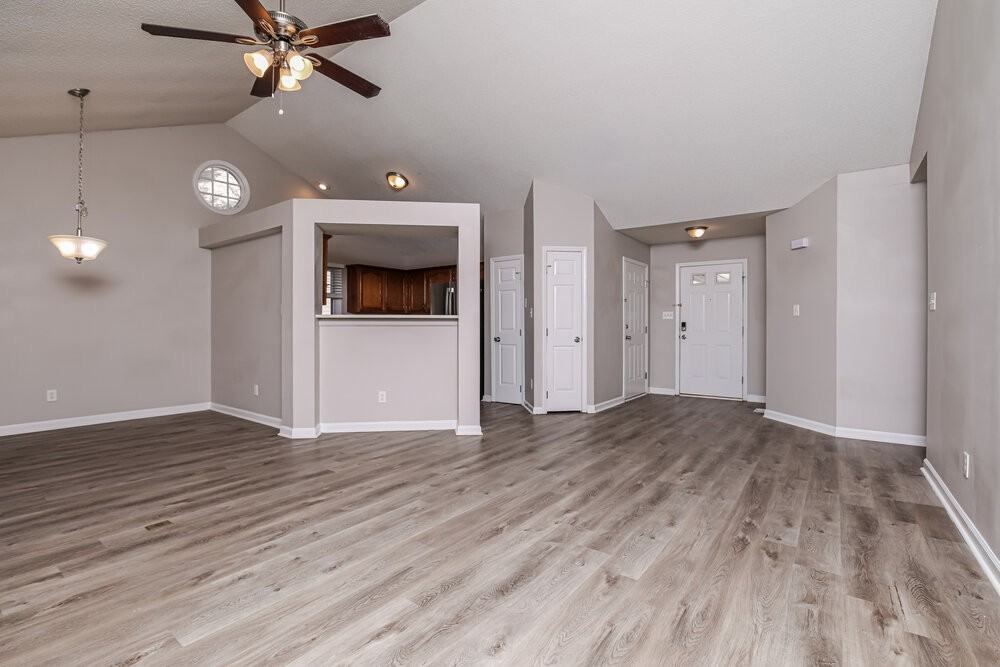 3405 Singleleaf Ln - Photo 5 of 16