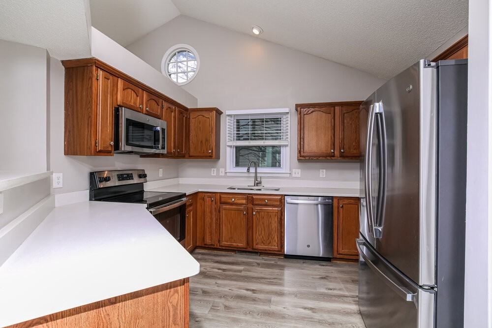 3405 Singleleaf Ln - Photo 6 of 16