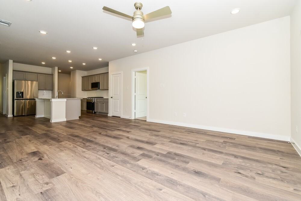 324 Sun Harvest Dr - Photo 4 of 17