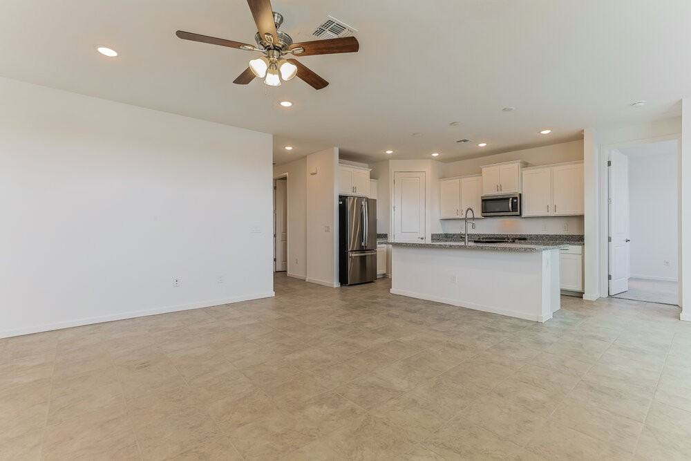 4564 W Hunter Trl - Photo 3 of 16