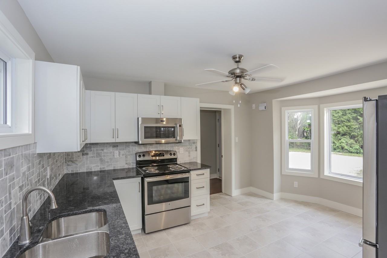 87 Oxford Street West - Photo 2 of 12