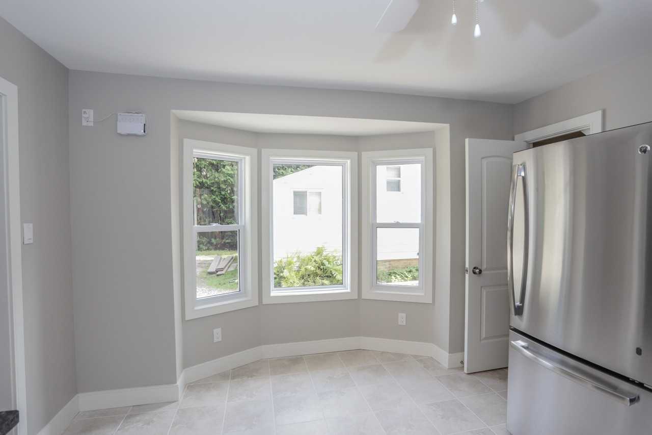 87 Oxford Street West - Photo 3 of 12