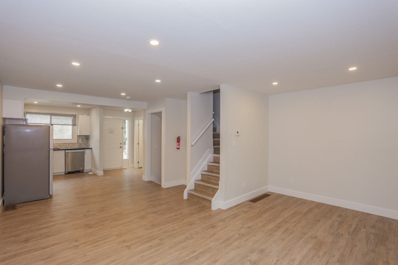 Summit Ave & Oxford St W #120 - Photo 2 of 11