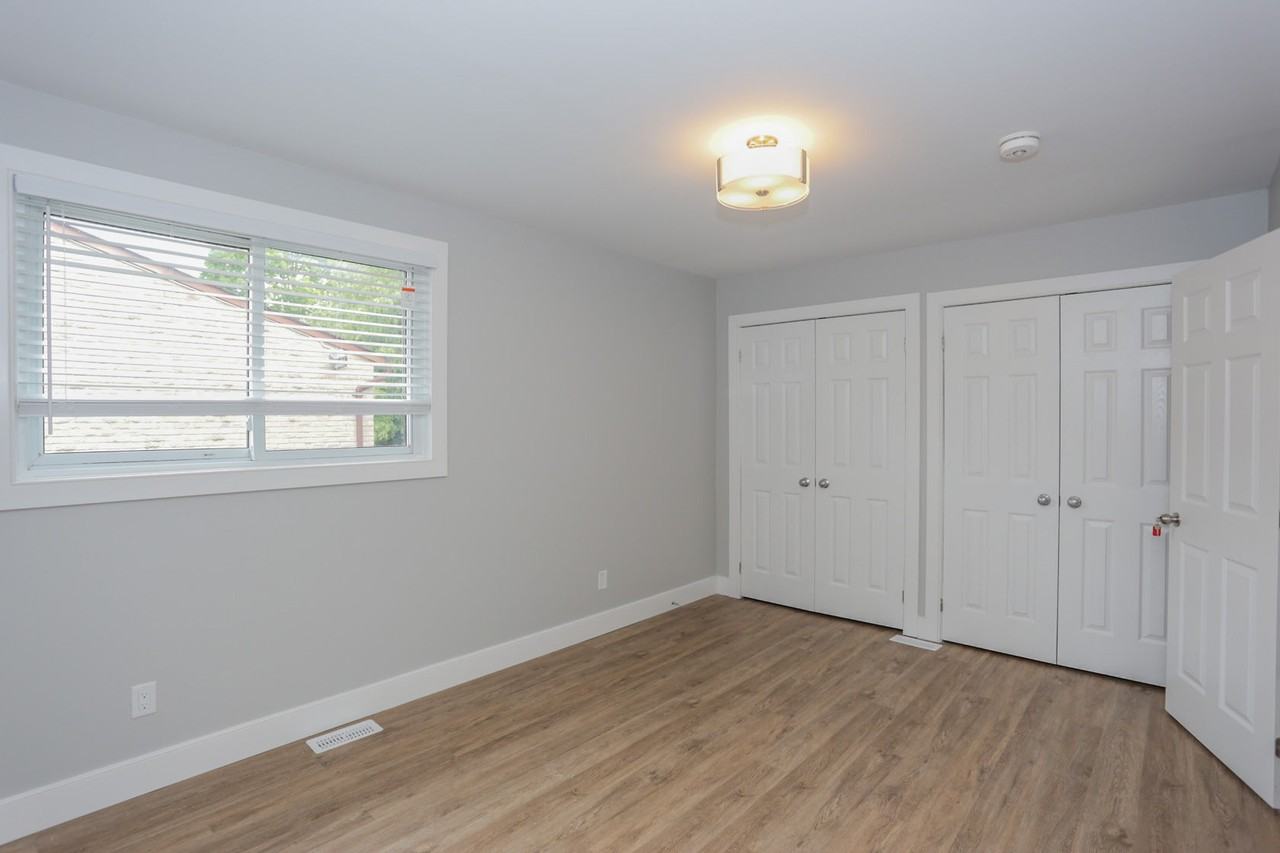 Summit Ave & Oxford St W #120 - Photo 4 of 11