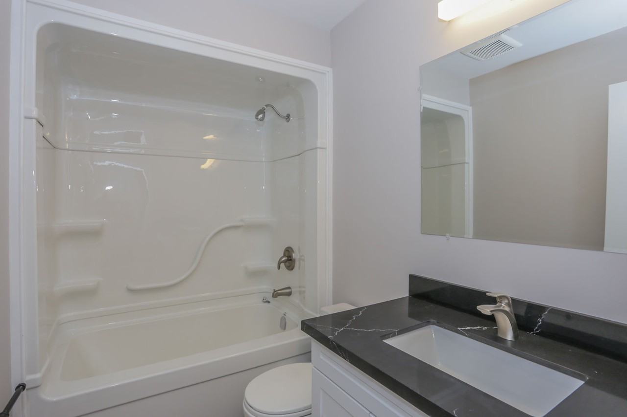 Summit Ave & Oxford St W #120 - Photo 5 of 11