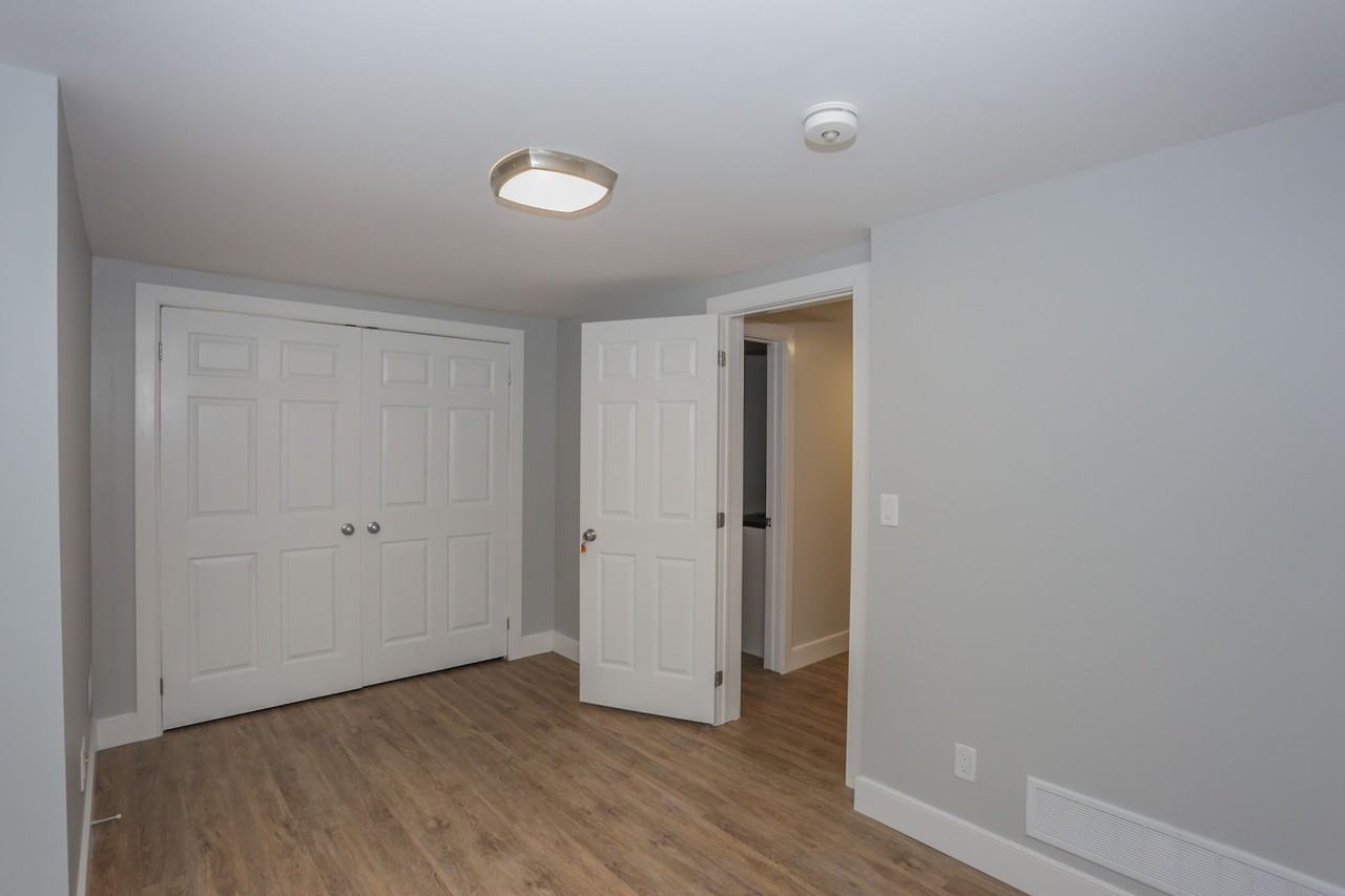 Summit Ave & Oxford St W #120 - Photo 6 of 11