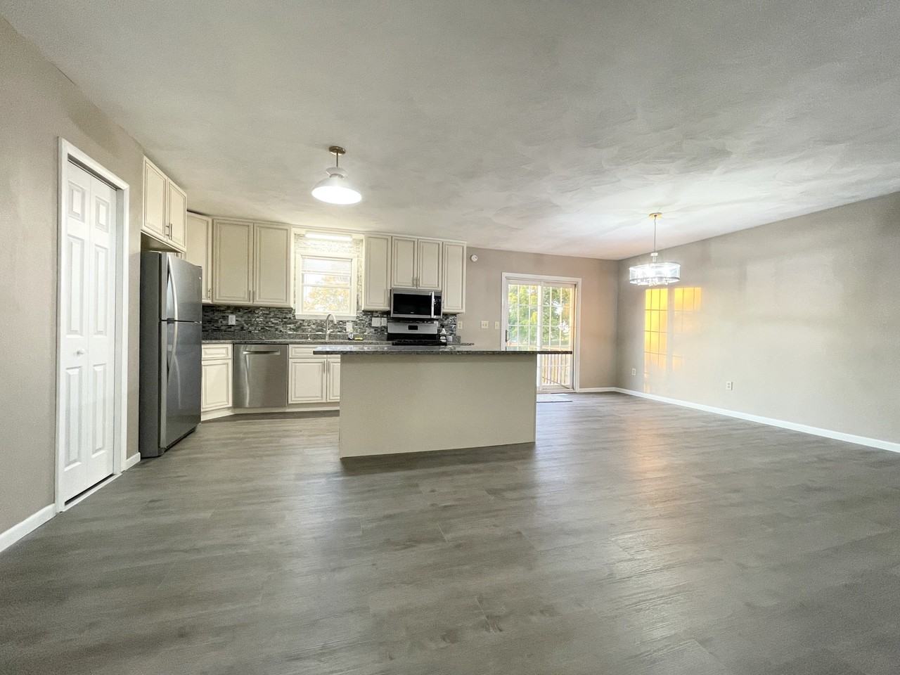 Glenwood Dr #1 - Photo 6 of 17