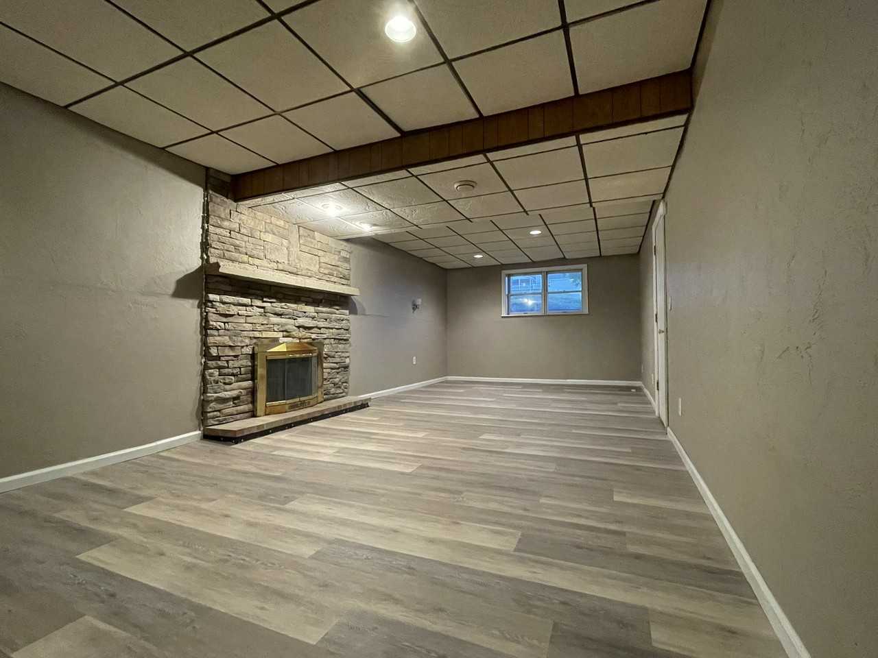 Glenwood Dr #1 - Photo 7 of 17