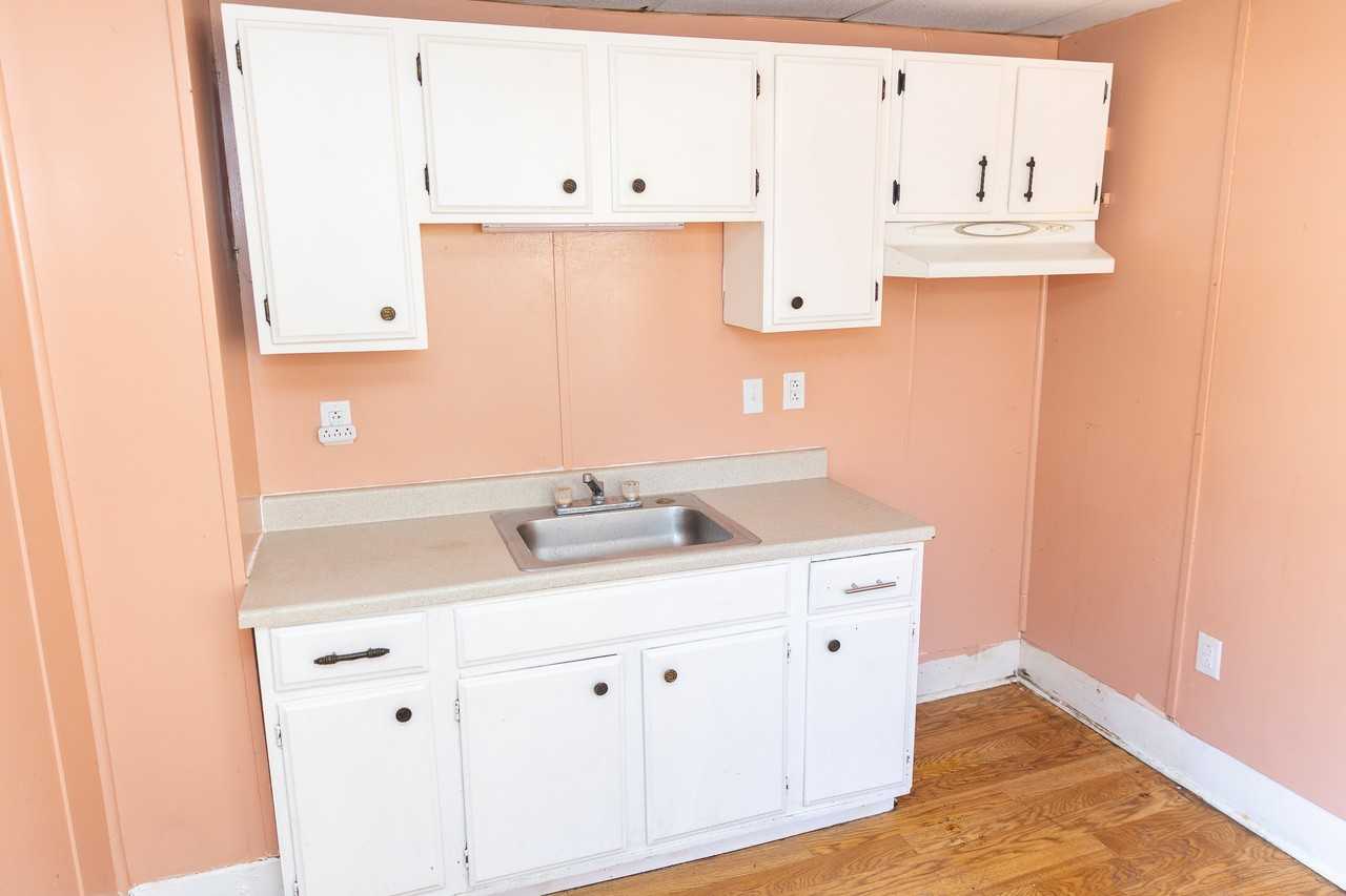 1606 Bell Ave - Photo 5 of 17