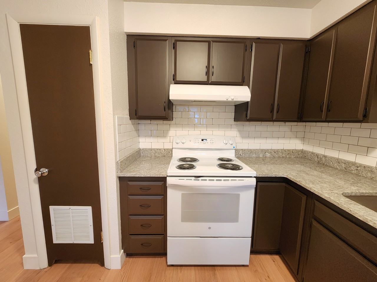 760 Chapel Dr #B - Photo 2 of 12