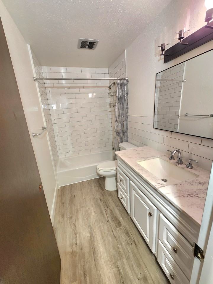 760 Chapel Dr #B - Photo 4 of 12