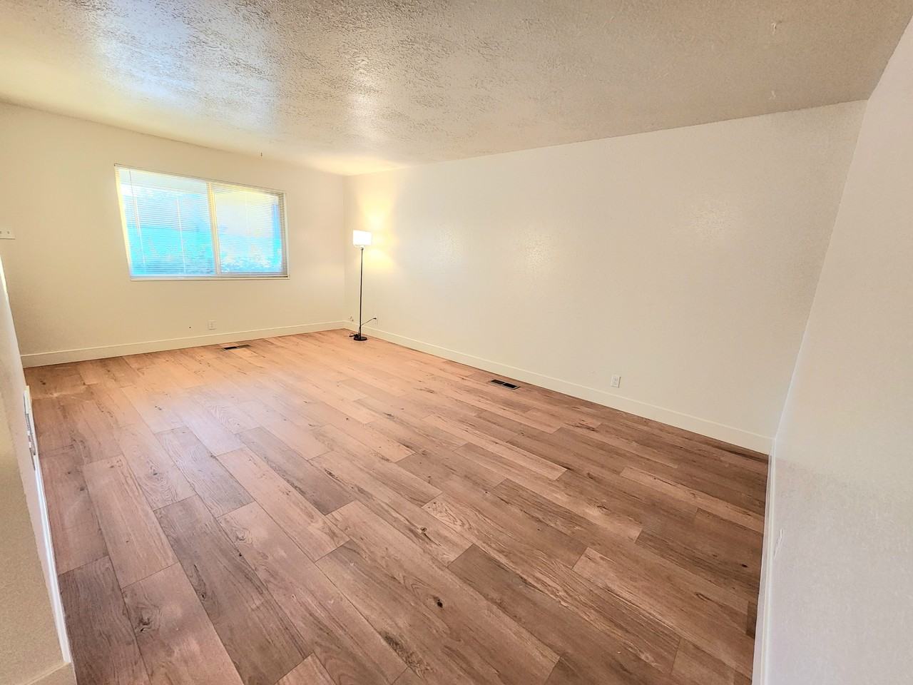 760 Chapel Dr #B - Photo 5 of 12