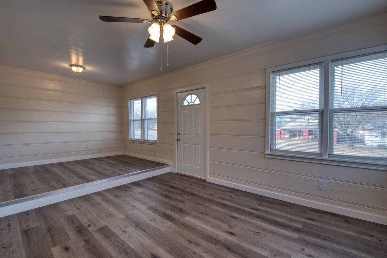 620 Nw 27th St #1 - Photo 5 of 18