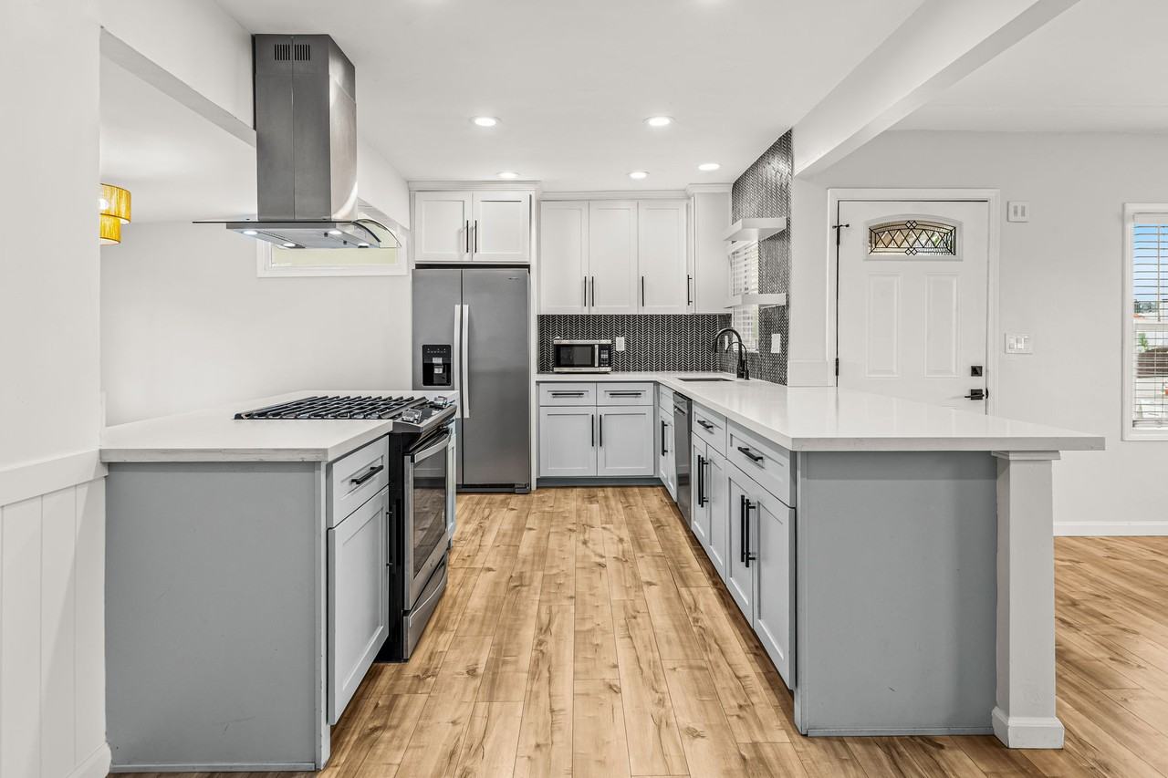 4535 Winona Ave #4535 - Photo 5 of 20