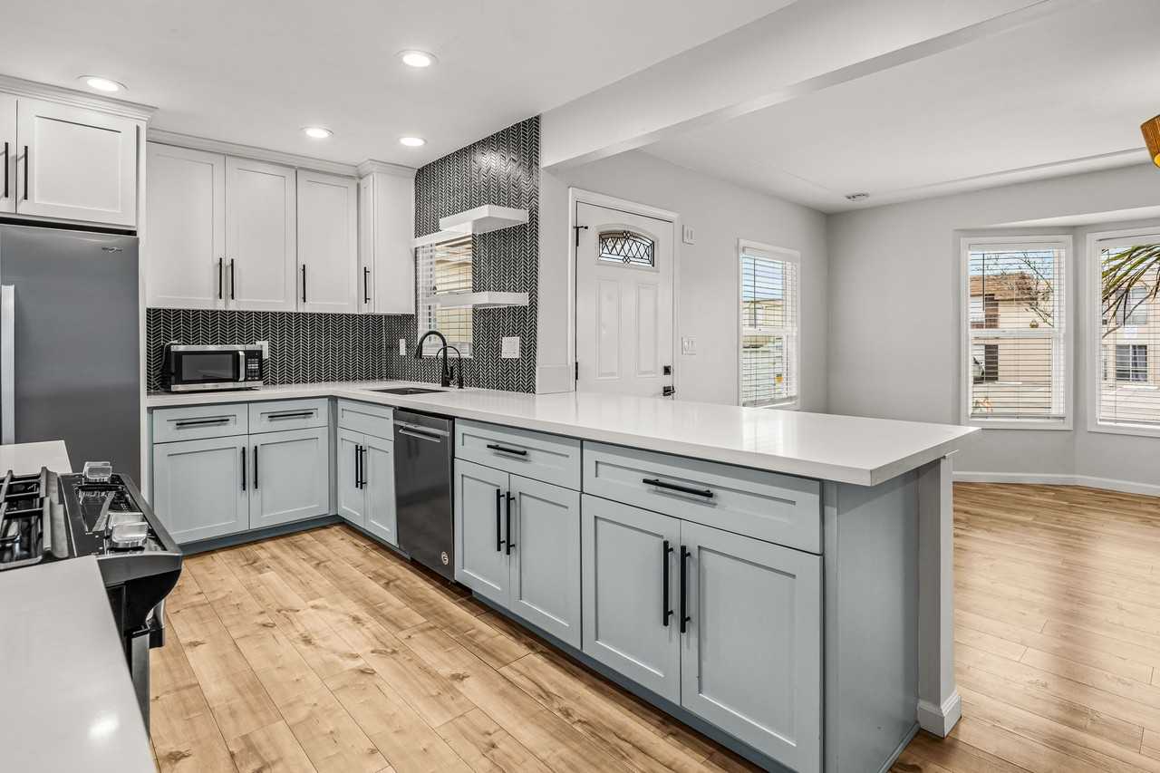 4535 Winona Ave #4535 - Photo 6 of 20