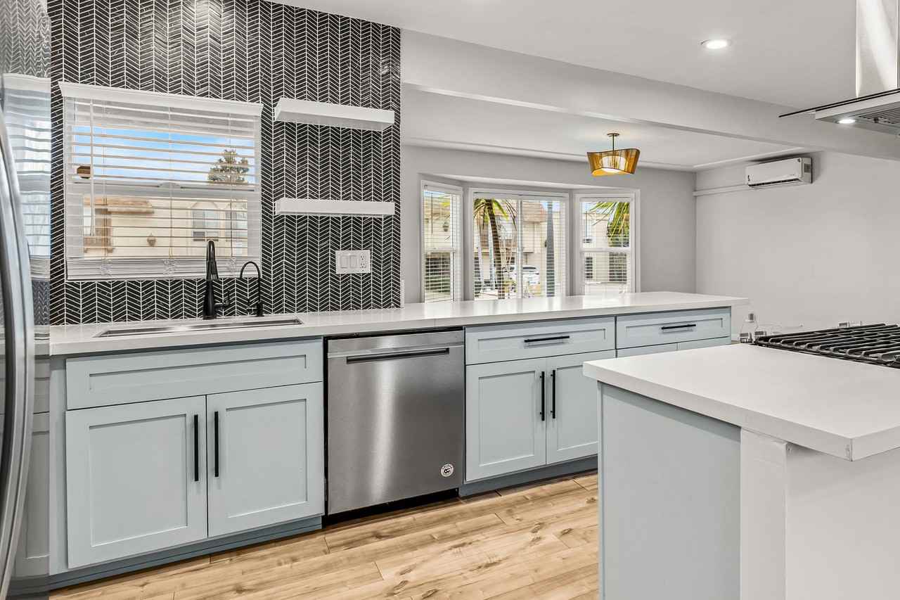 4535 Winona Ave #4535 - Photo 7 of 20