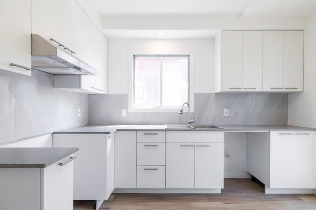 304 75e Avenue - Photo 5 of 35