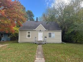 featured image of 1860 Huey St #1