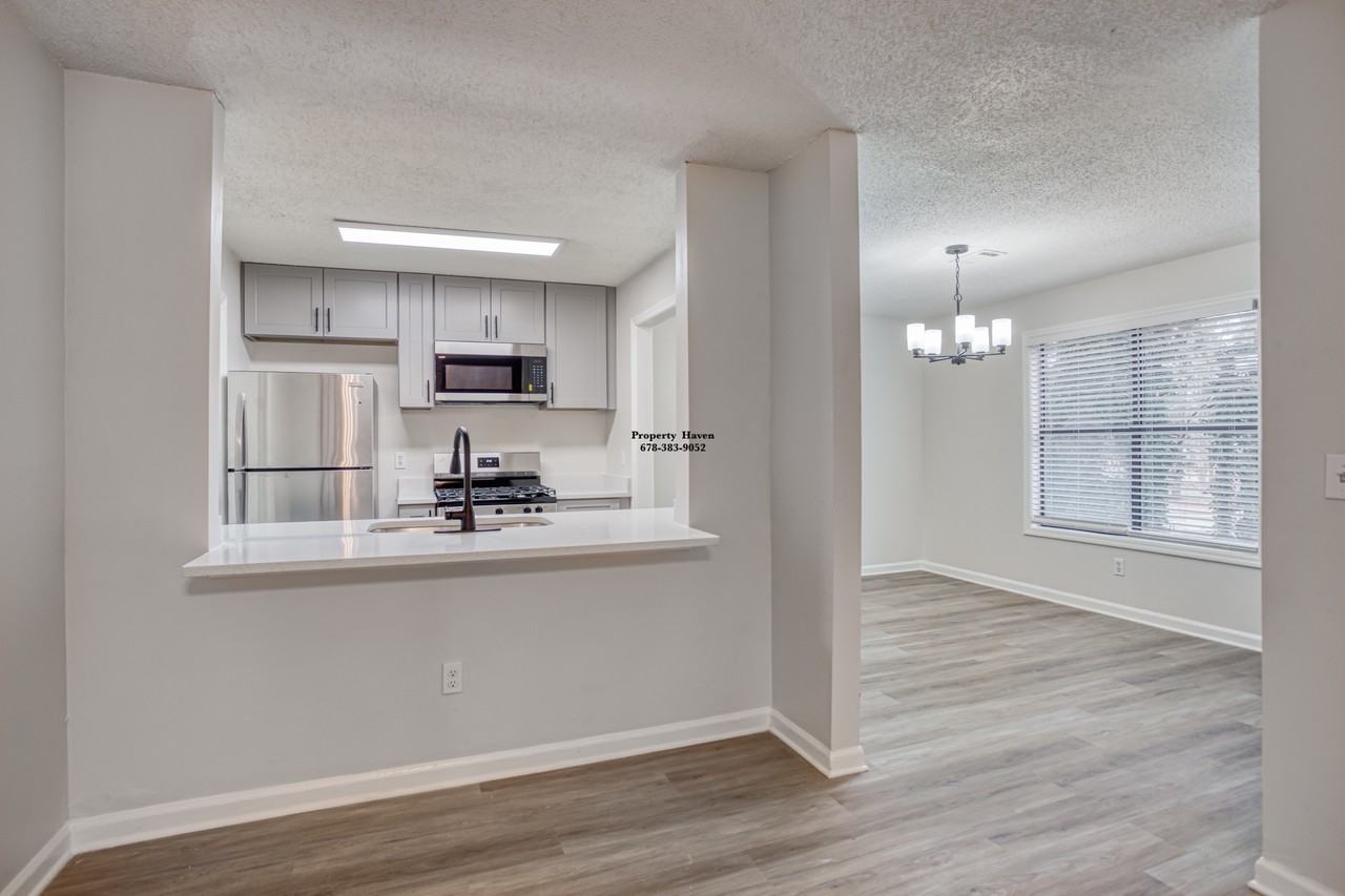 4031 Hawthorne Cir Se #2 - Photo 2 of 15