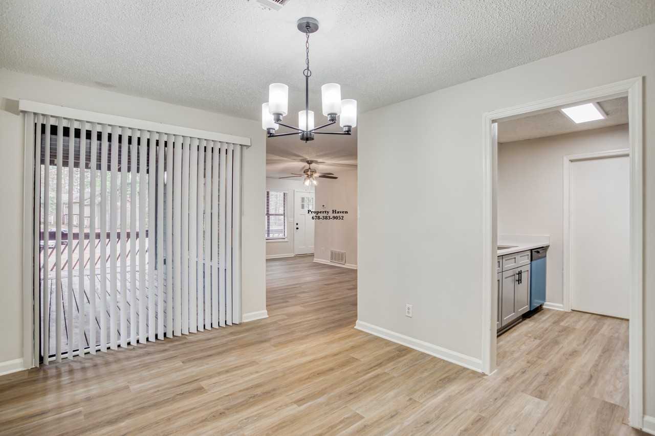 4031 Hawthorne Cir Se #2 - Photo 3 of 15