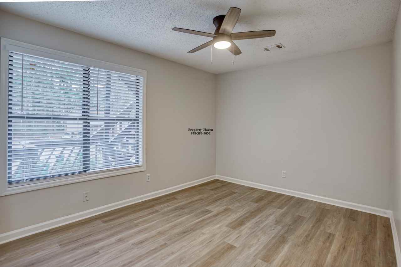 4031 Hawthorne Cir Se #2 - Photo 6 of 15