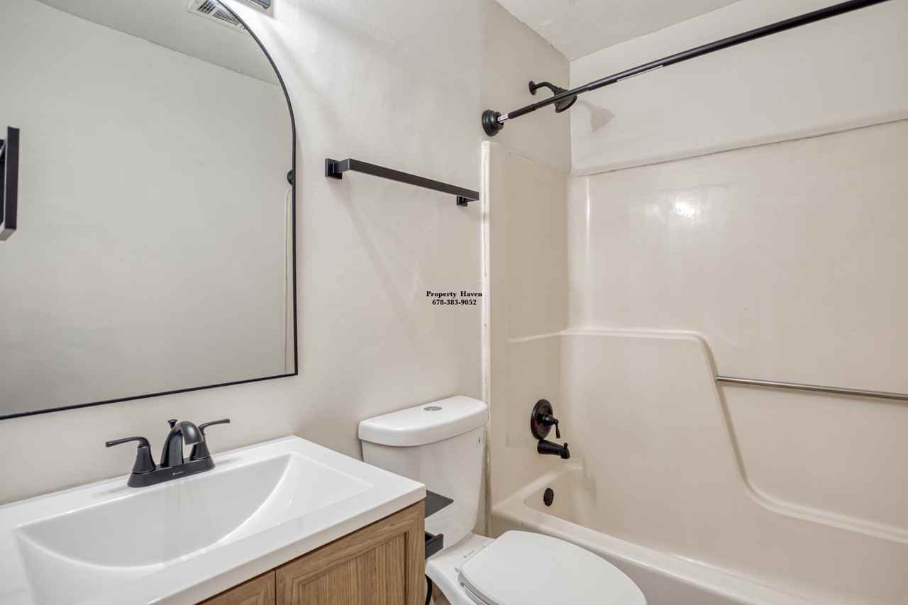 4031 Hawthorne Cir Se #2 - Photo 7 of 15