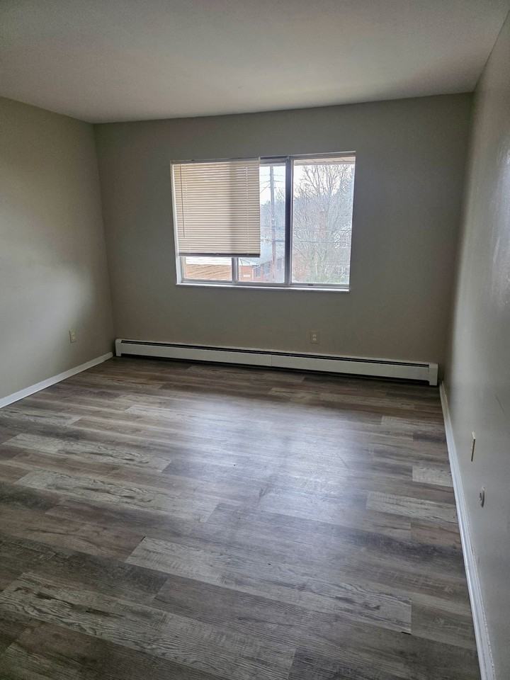 1355 Ohmer Ave #15 - Photo 6 of 11
