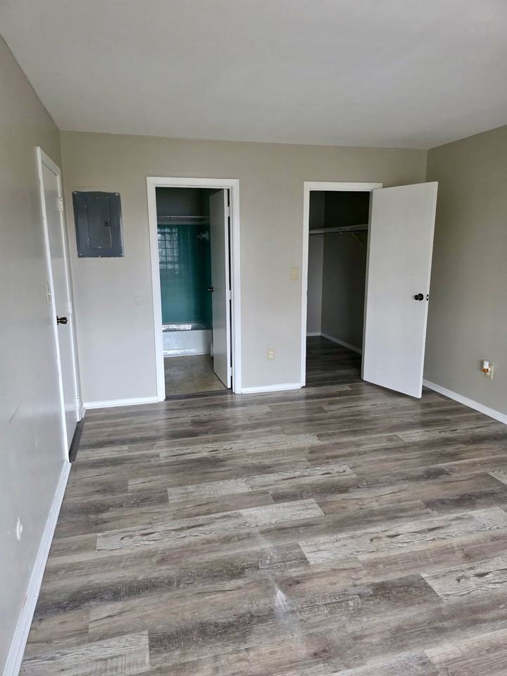 1355 Ohmer Ave #15 - Photo 7 of 11