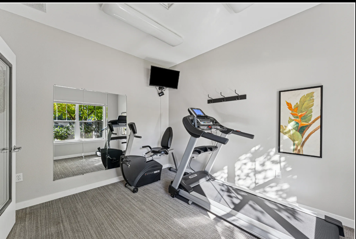 18505 Sw Stubblefield Way - Photo 4 of 15