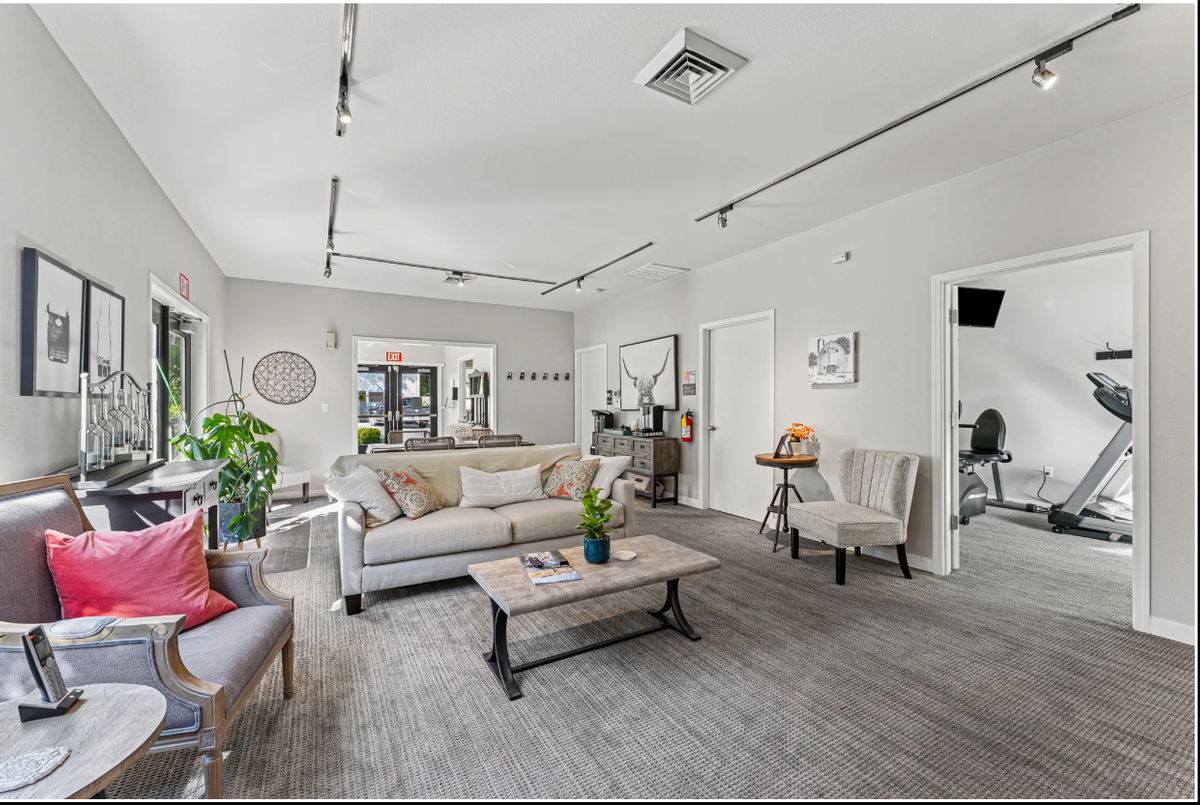 18505 Sw Stubblefield Way - Photo 5 of 15