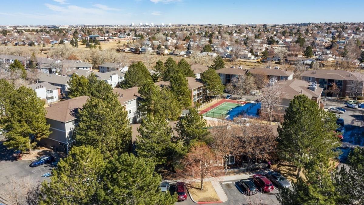 15597 E Ford Cir - Photo 4 of 37