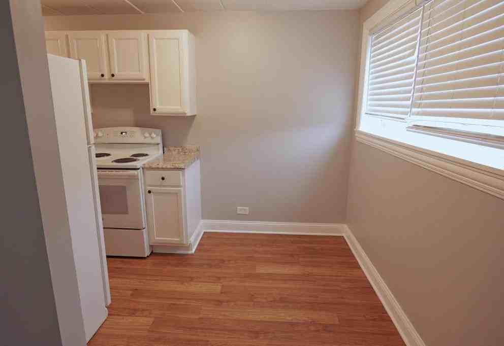 12544 Fairview Ave - Photo 6 of 12