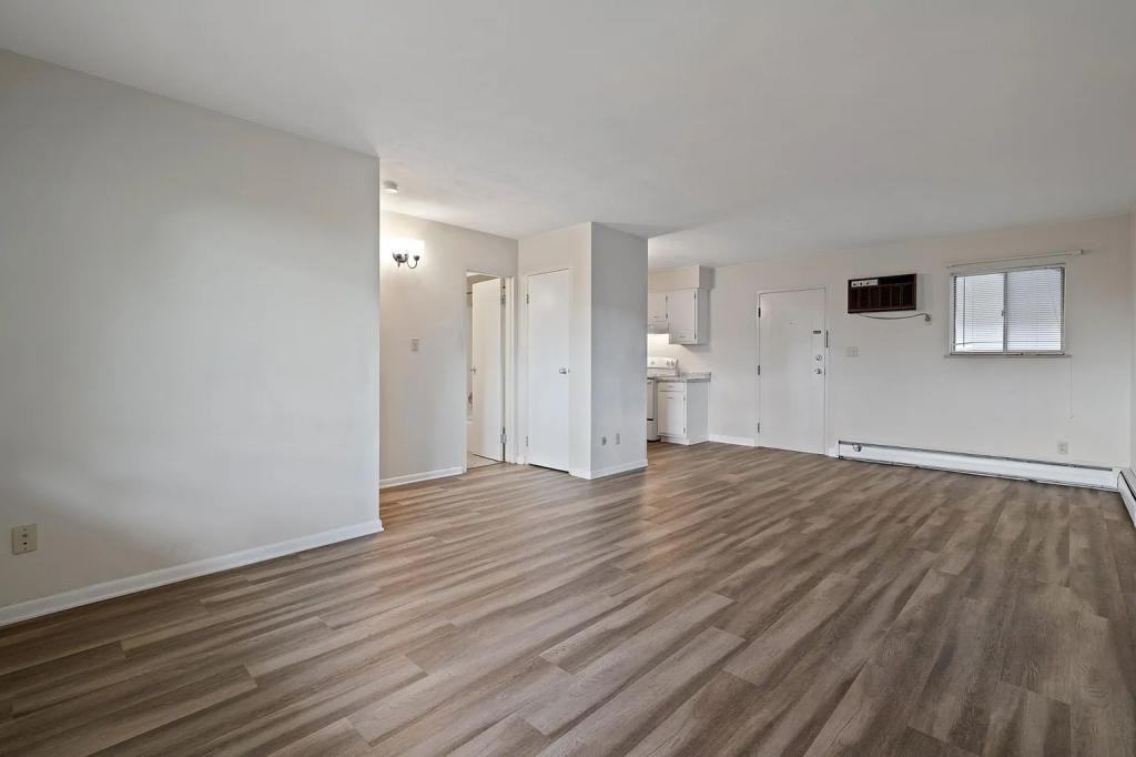 515 Riverview Dr #204 - Photo 2 of 22