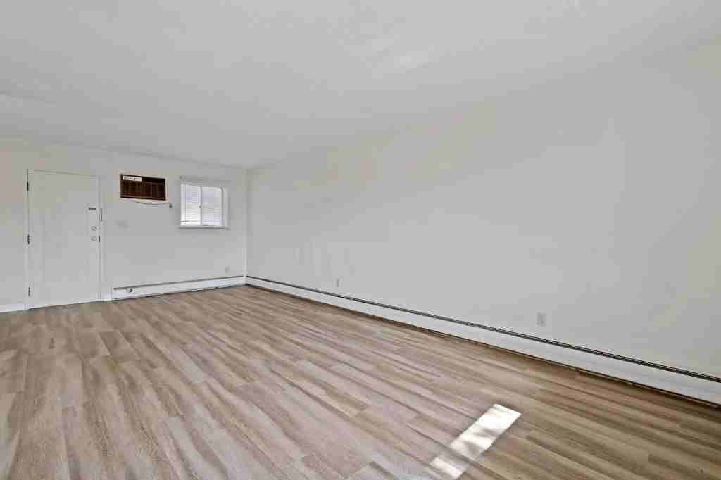 515 Riverview Dr #204 - Photo 5 of 22