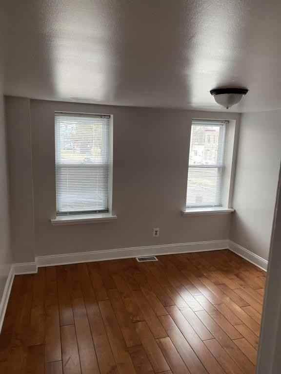 347 S Mount St - Photo 7 of 22