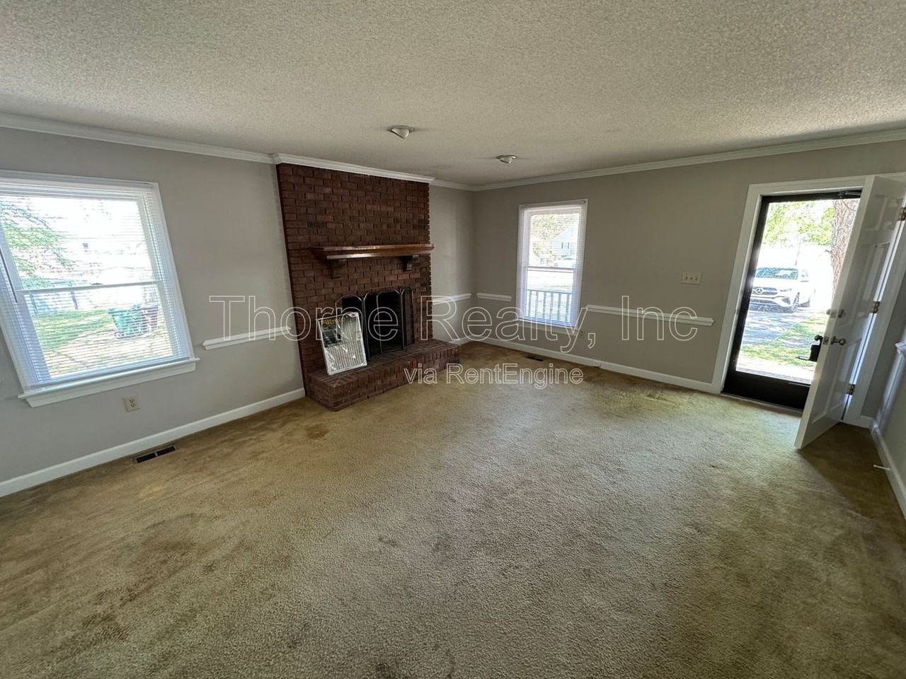 1907 Heritage Cir - Photo 2 of 11