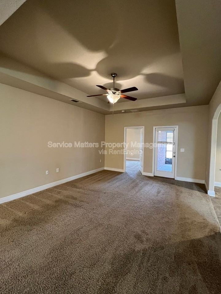 4736 Frances St - Photo 4 of 35