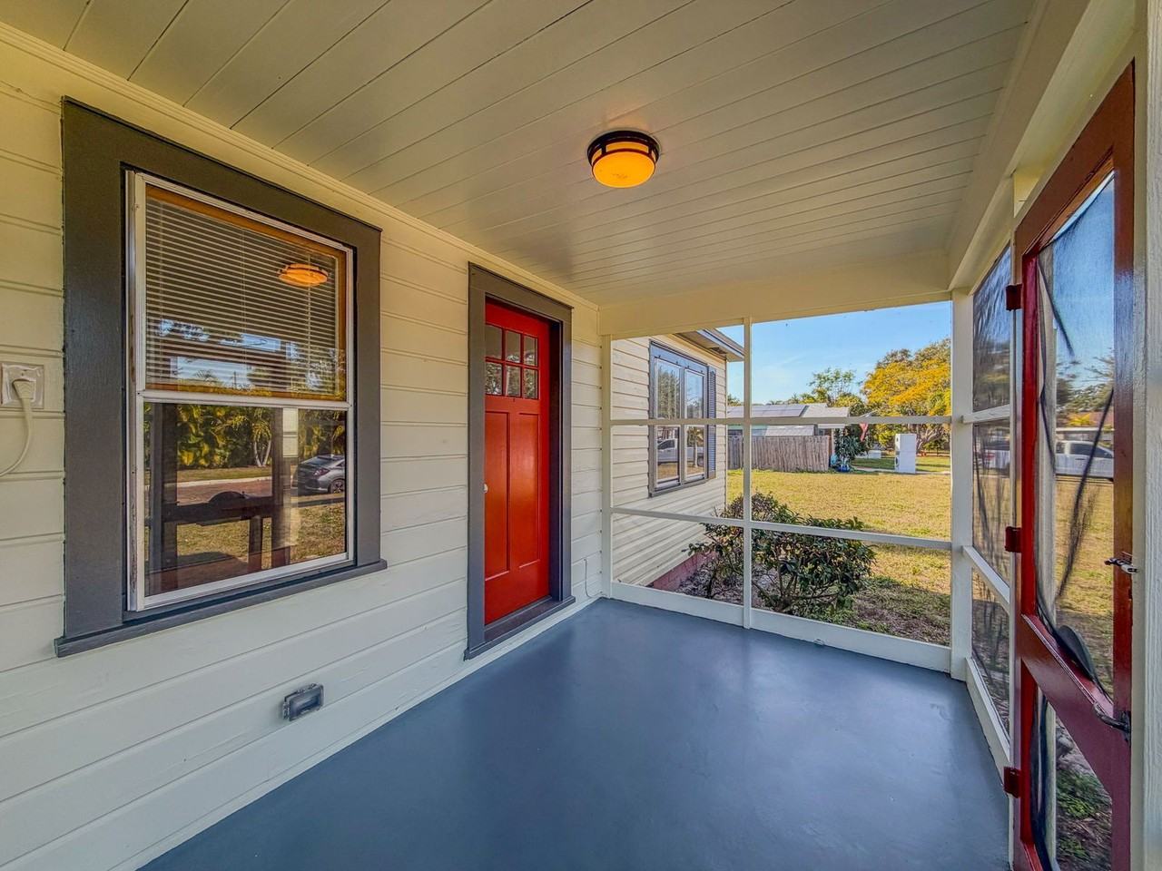 3800 Dartmouth Ave N - Photo 2 of 32