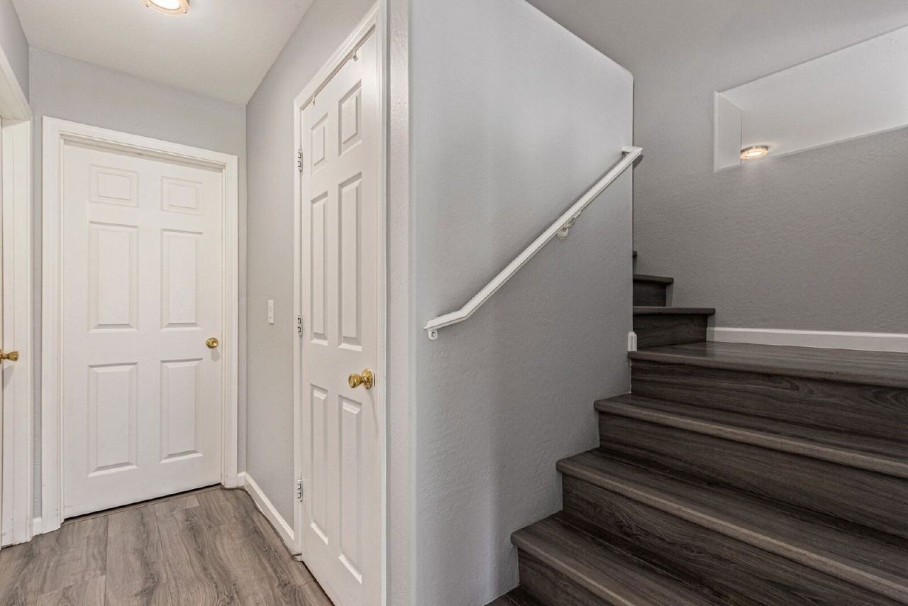 22455 W Woodlands Ave - Photo 4 of 41