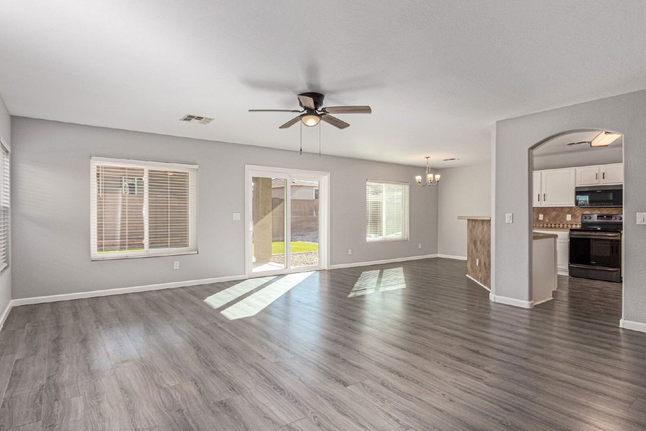 22455 W Woodlands Ave - Photo 5 of 41