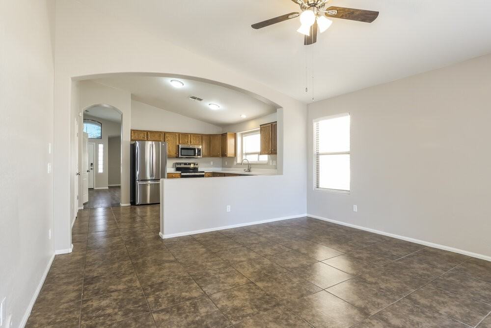 21103 N Danielle Ave - Photo 5 of 16