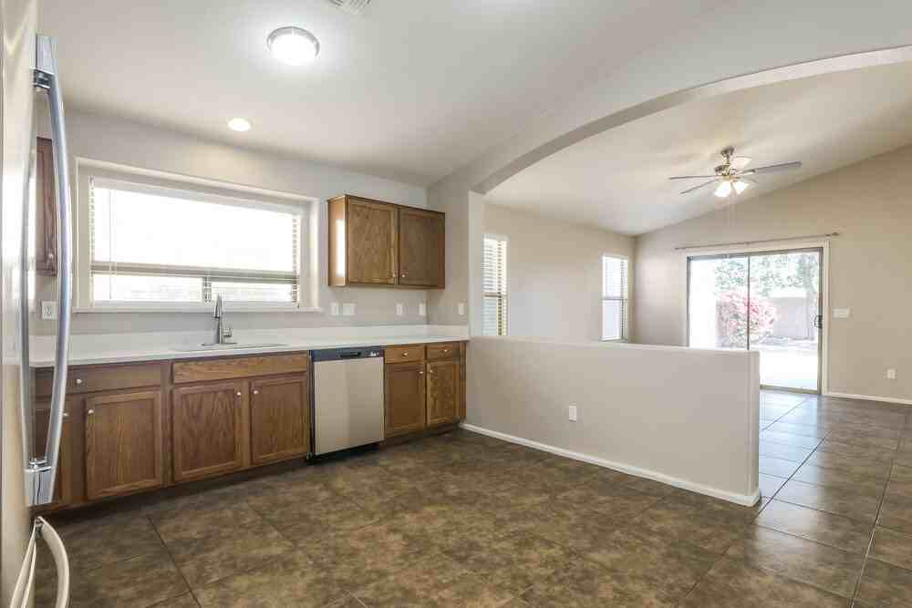 21103 N Danielle Ave - Photo 6 of 16