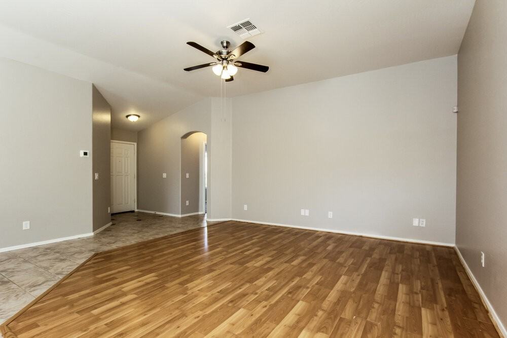 2125 E Danbury Rd - Photo 5 of 16