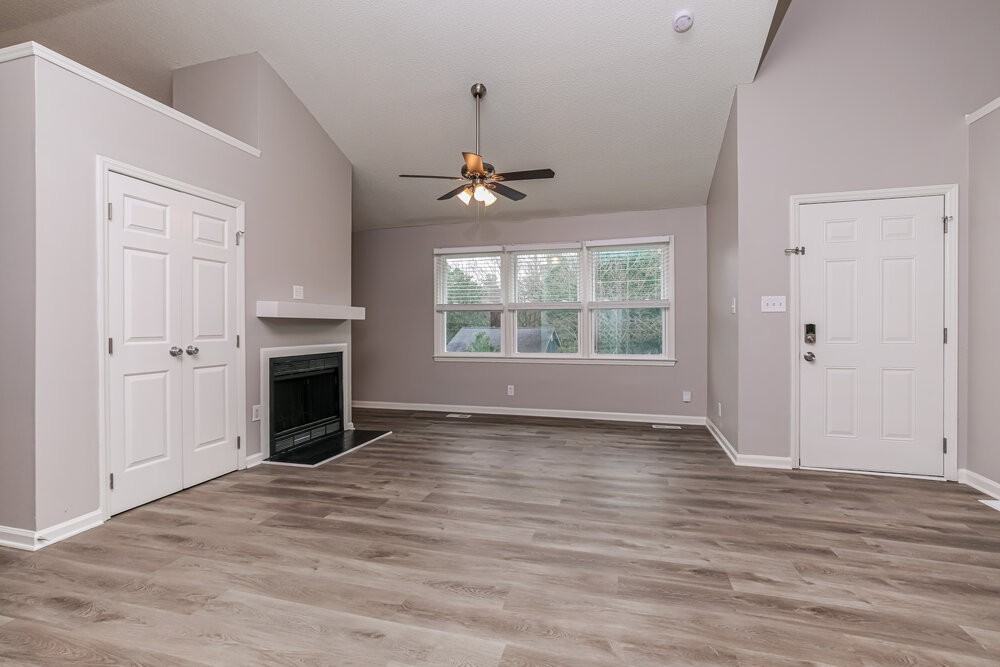 429 Dickens Dr - Photo 5 of 18