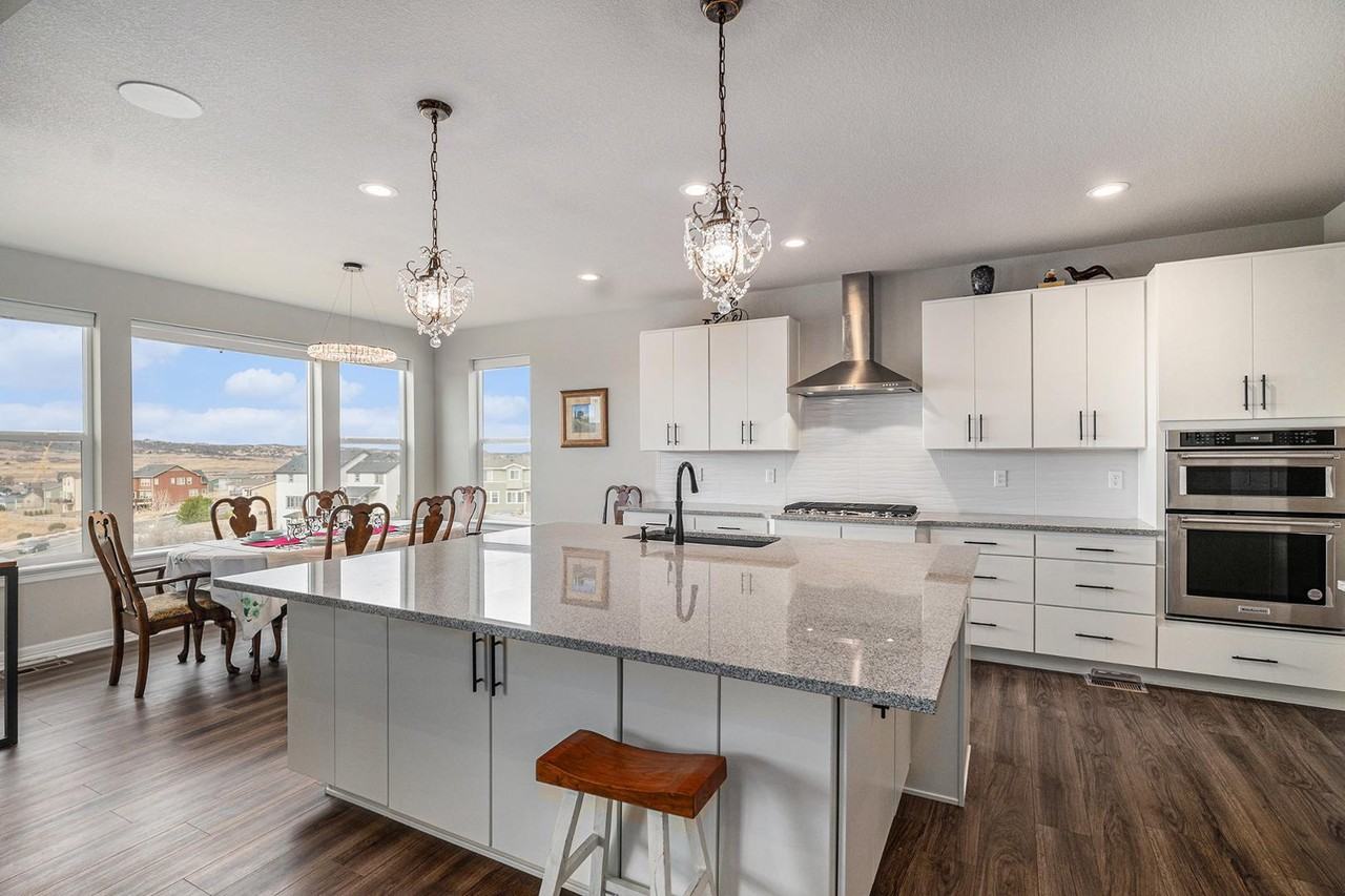 255 Rogers Ct - Photo 4 of 31