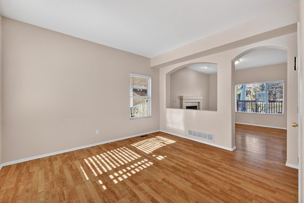 5668 Stable Ct - Photo 3 of 36